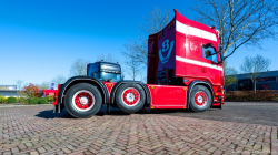 20260329-Tom-Holding-00201